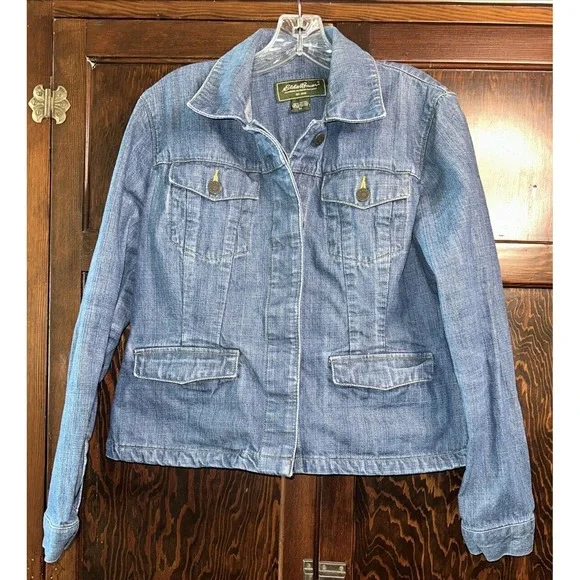 Eddie Bauer Jean Jacket Woman's Size Medium Blue Demin Collar Long Sleeve - Picture 1 of 6
